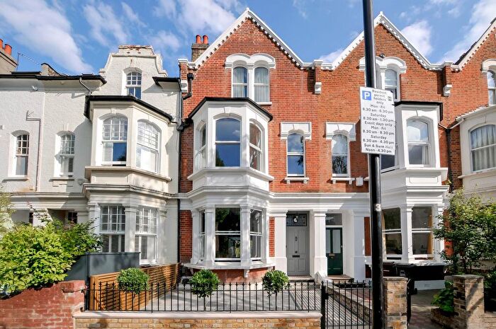 5 Bedroom Terraced House For Sale In Burma Road, Stoke Newington, N16