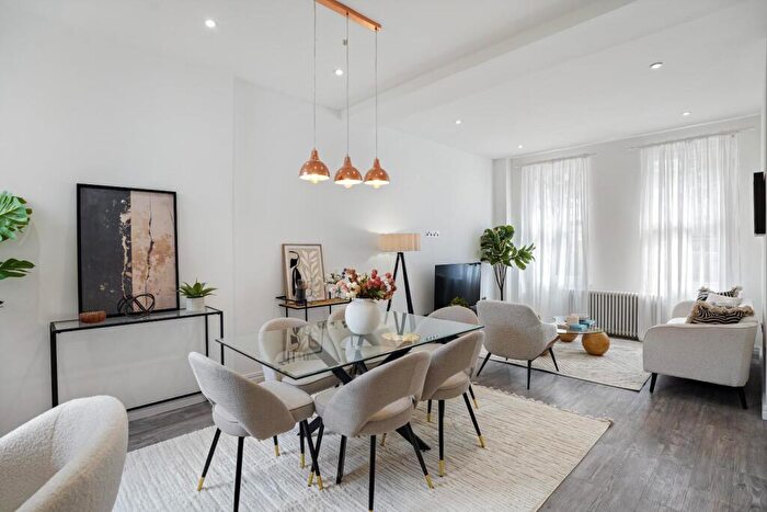 2 Bedroom Apartment For Sale In Heber Road, East Dulwich, London, SE22