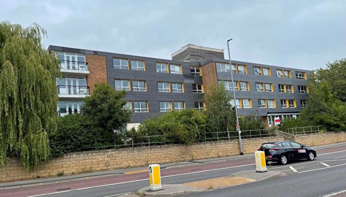 1 Bedroom Flat For Sale In Flat Kirkstall Gate, Commercial Road, Leeds, West Yorkshire, LS5