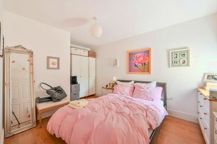 1 Bedroom Flat To Rent In High Road, Wood Green, London, N22