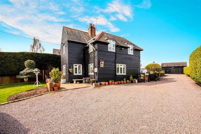 4 Bedroom Detached House To Rent In Little Woodcote Estate, Carshalton, SM5