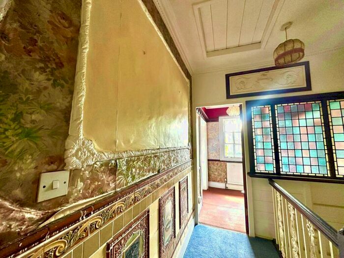 Property For Sale In Newton Rd Block Of Apartments & Bungalow, Great