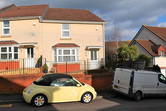 2 Bedroom End Of Terrace House To Rent In Wellington View, Wellington Road, Kingswood, Bristol, BS15