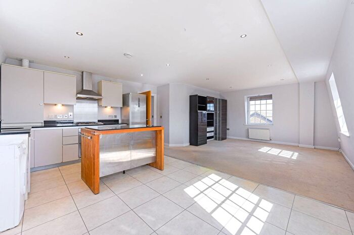 2 Bedroom Flat For Sale In Tweedy Road, Bromley, BR1