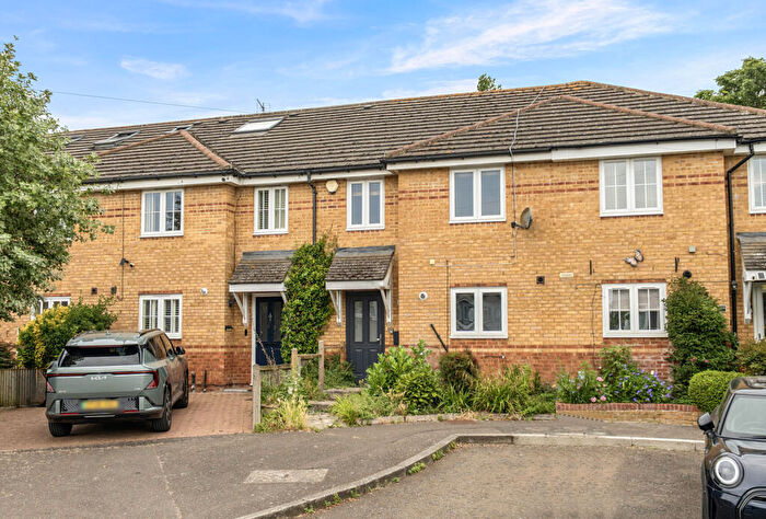 3 Bedroom Terraced House For Sale In Garth Road, Morden, SM4