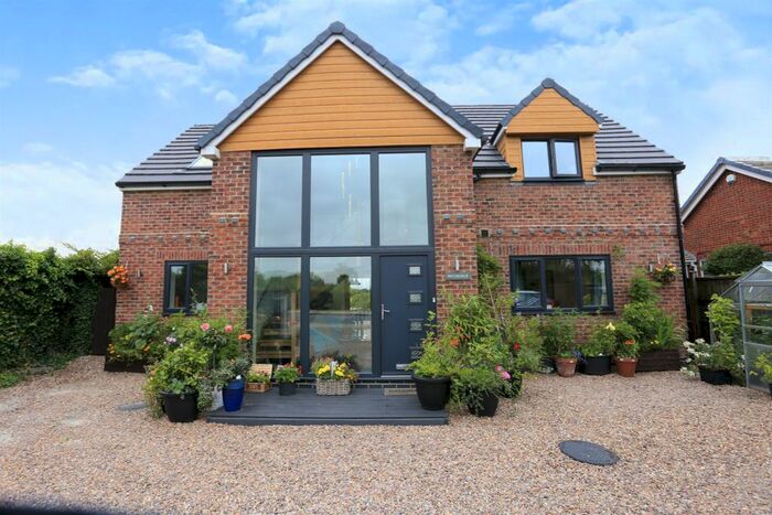 3 Bedroom Detached House For Sale In York Road, Kirk Hammerton, York, YO26