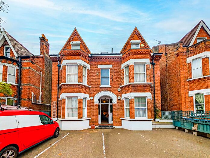 2 Bedroom Flat To Rent In Worple Road, London, SW19