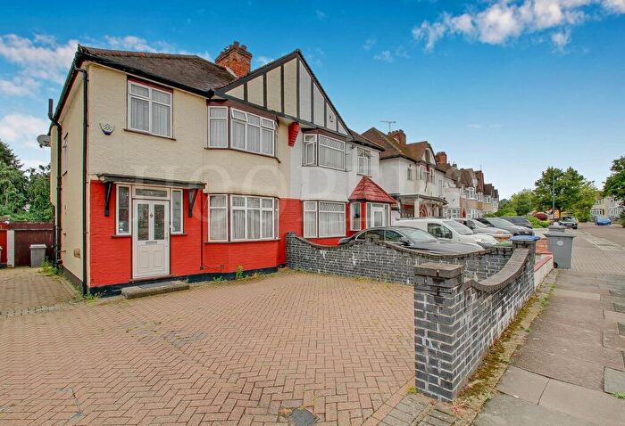 3 Bedroom House To Rent In Deanscroft Avenue, London, NW9