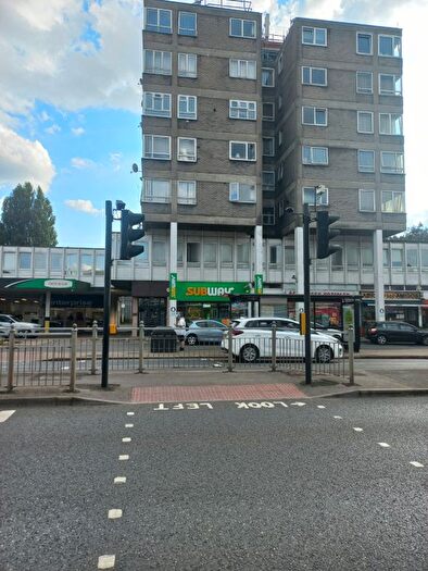 Garage / Parking To Rent In Hampton Road West, Hanworth, Feltham, TW13