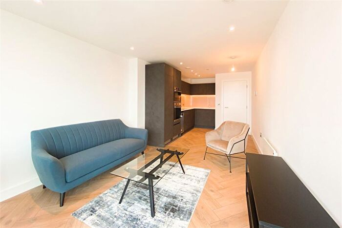 1 Bedroom Apartment To Rent In Elizabeth Tower, M15