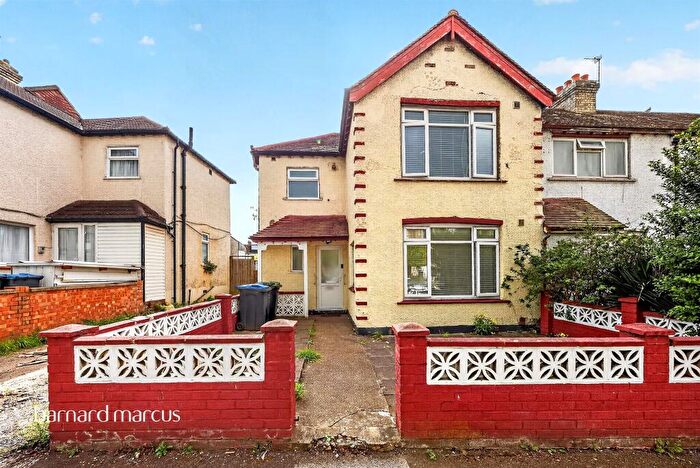 3 Bedroom Semi Detached House For Sale In Thornton Road, Thornton Heath, CR7