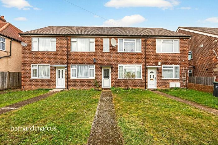 2 Bedroom Flat For Sale In Bensham Manor Road, Thornton Heath, CR7