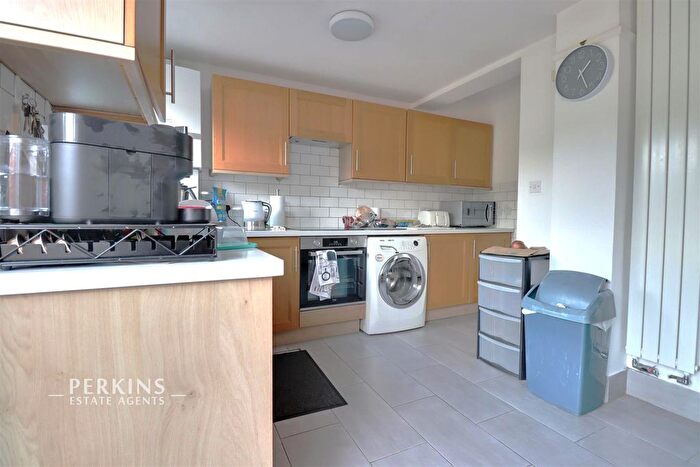 3 Bedroom Property To Rent In Edgware, HA8