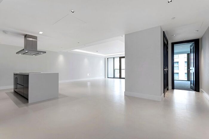 3 Bedroom Flat To Rent In Warwick Lane, Thomas Earle House, London, W14