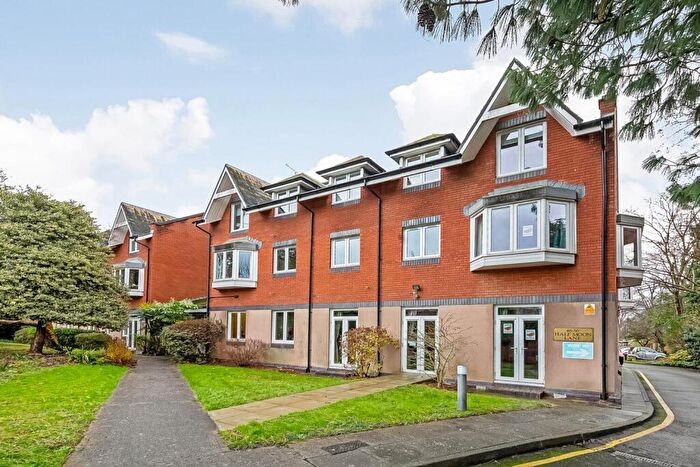 2 Bedroom Flat For Sale In Half Moon Lane, Herne Hill, SE24