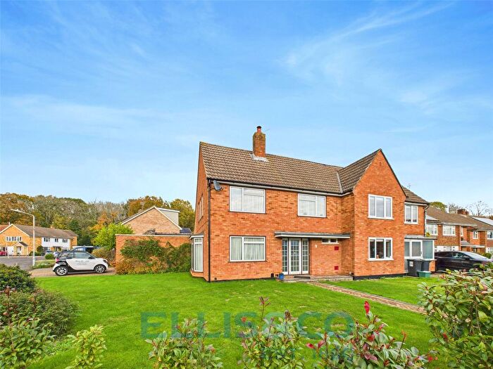 3 Bedroom Semi Detached House To Rent In Willow Lea, Tonbridge, TN10