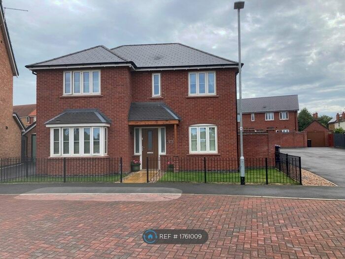 4 Bedroom Detached House To Rent In Dunnock Drive, Nottingham, NG9