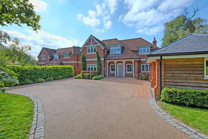 4 Bedroom Detached House For Sale In Lower Bury Lane, Epping, CM16