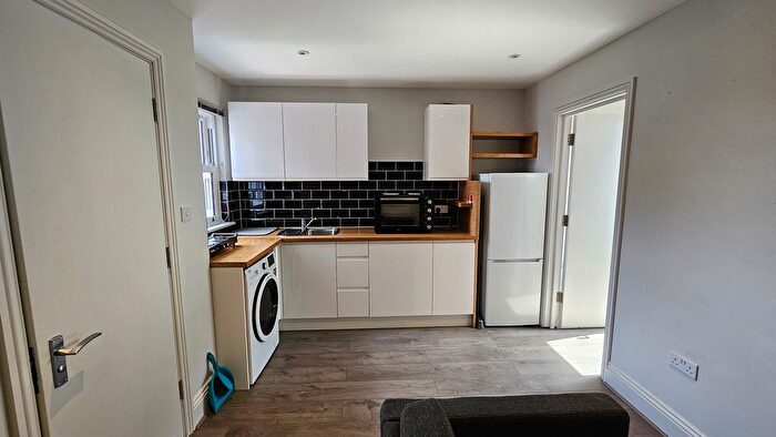 1 Bedroom Flat To Rent In Olive Road, Cricklewood, London, NW2