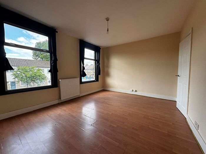 1 Bedroom Flat To Rent In Cruikshank Road, Stratford, E15