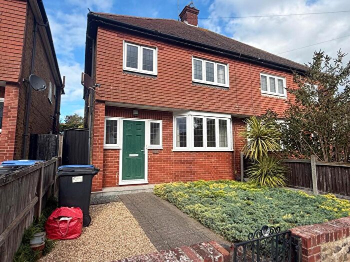 3 Bedroom Semi-Detached House For Sale In Bradstow Way, Broadstairs, CT10
