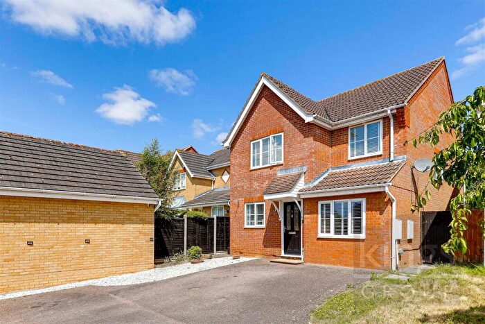 4 Bedroom Detached House For Sale In Bloomfield Road, Cheshunt, Waltham Cross, EN7