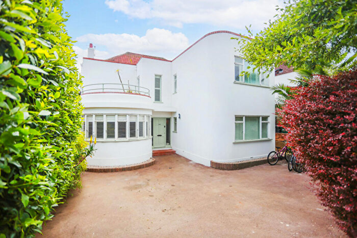 4 Bedroom Semi-Detached House To Rent In Nevill Avenue, Hove, BN3