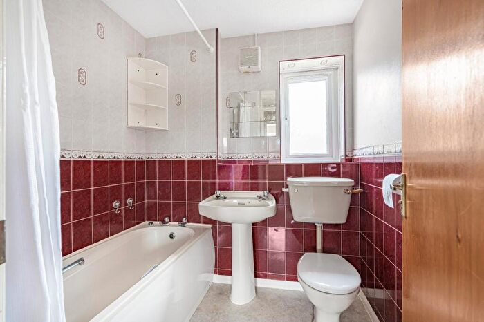 1 Bedroom Apartment For Sale In Old School Place, Burgess Hill, West Sussex, RH15