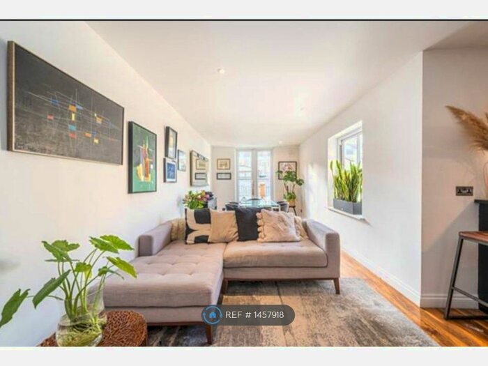 2 Bedroom Flat To Rent In Paddington, London, W2