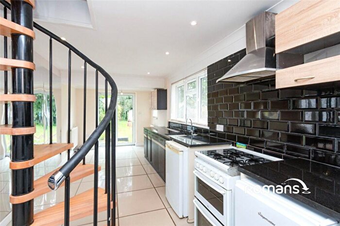 2 Bedroom Flat To Rent In Southampton Street, Farnborough, GU14