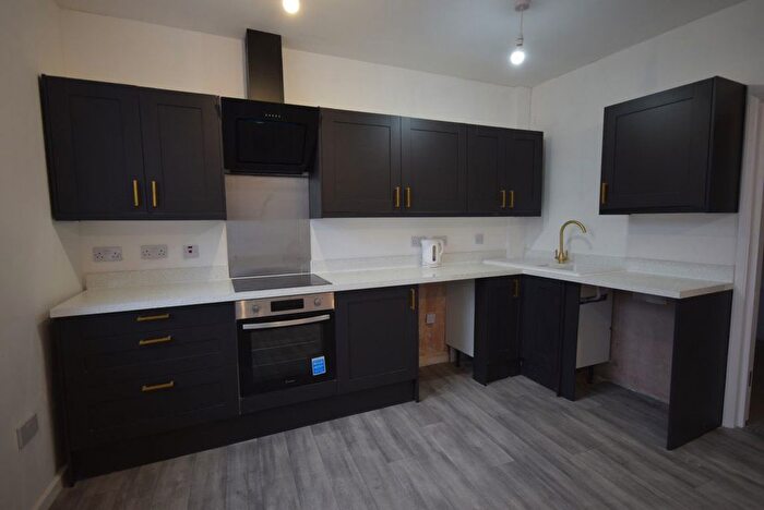1 Bedroom Flat To Rent In High Street, Bideford, Devon, EX39
