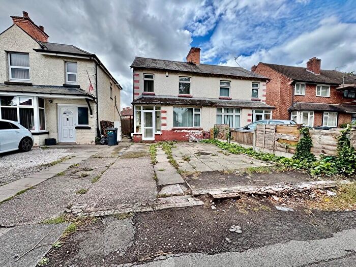 3 Bedroom Semi-Detached House For Sale In Kingsbury Road, Erdington, Birmingham, B24