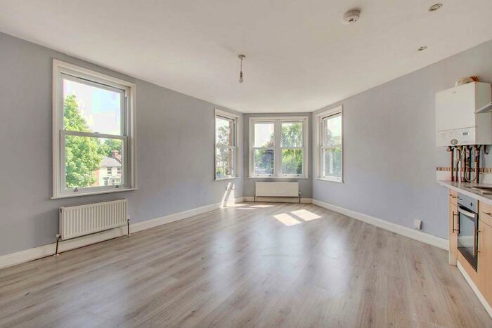 2 Bedroom Flat To Rent In Church Road, Tovil, Maidstone, Kent, ME15