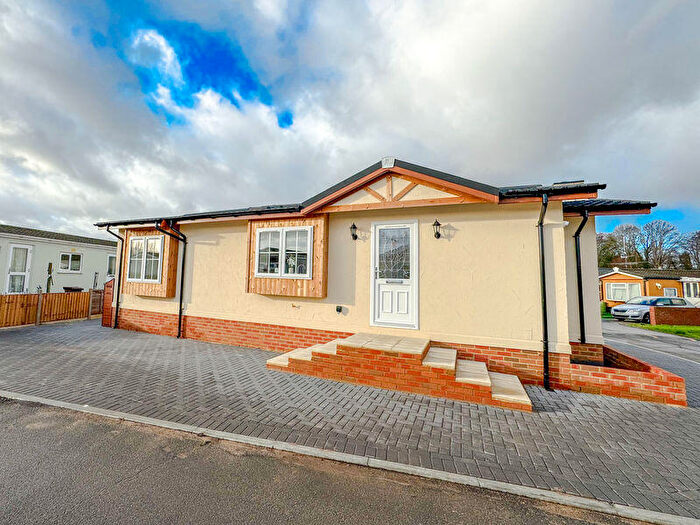 2 Bedroom Park Home For Sale In Weybridge Park Estate, KT15