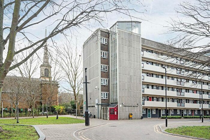4 Bedroom Flat To Rent In King Square, Finsbury, London, EC1V
