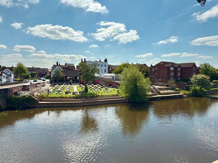 3 Bedroom Terraced House For Sale In King Johns Court, Tewkesbury, GL20