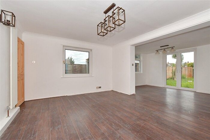 3 Bedroom Semi Detached House For Sale In Marsh View, Palmarsh, Hythe, Kent, CT21