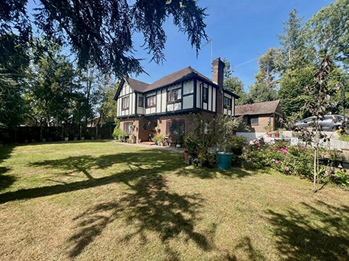 4 Bedroom Detached House For Sale In Godstone Road, Caterham, CR3