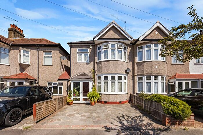 3 Bedroom Terraced House For Sale In Brancaster Road, Newbury Park, IG2