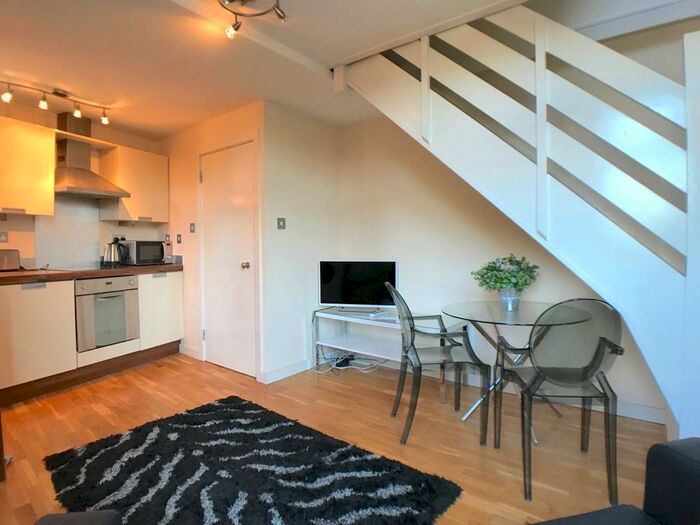 1 Bedroom Apartment To Rent In The Chandlers, Leeds City Centre, LS2