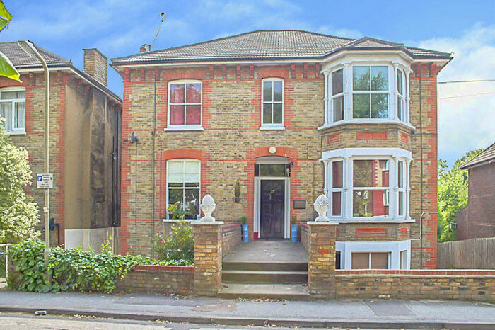 1 Bedroom Flat To Rent In Rose Valley, Brentwood, Essex, CM14