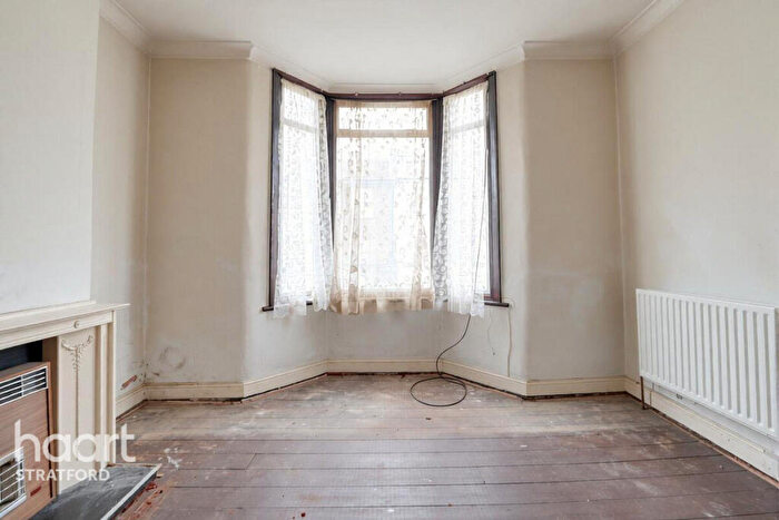 1 Bedroom Apartment For Sale In Amity Road, London, E15