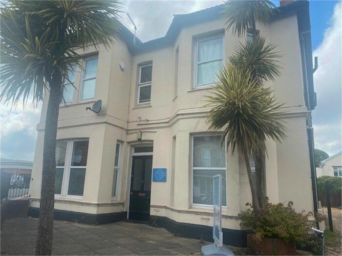 1 Bedroom Flat To Rent In Holdenhurst Road, Bournemouth, BH8