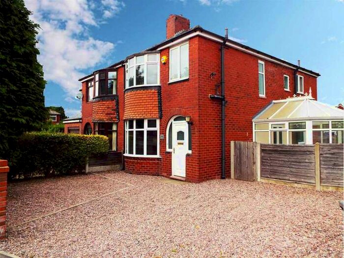 3 Bedroom Semi-Detached House To Rent In The Avenue, Shaw, OL2