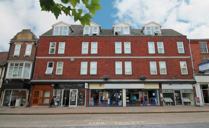 1 Bedroom Flat To Rent In Granville Place, Aylesbury, HP20