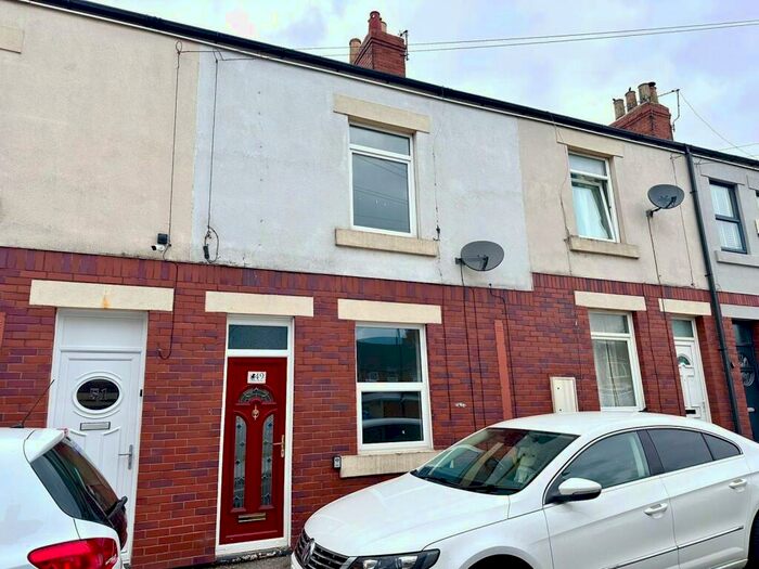 3 Bedroom Terraced House To Rent In Grays Road, Carlton, Barnsley, S71
