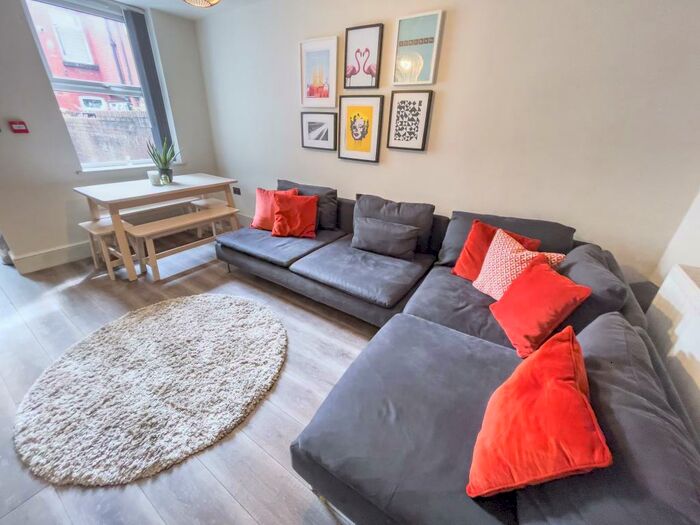 6 Bedroom Terraced House To Rent In Wrenbury Street, L7