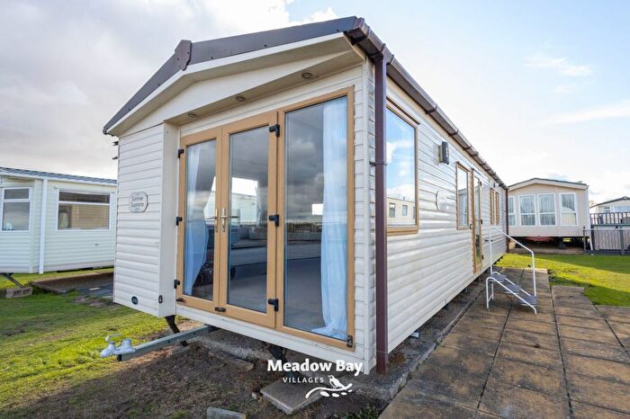 2 Bedroom Mobile/park Home For Sale In Plough Road, Minster On Sea, Sheerness, ME12