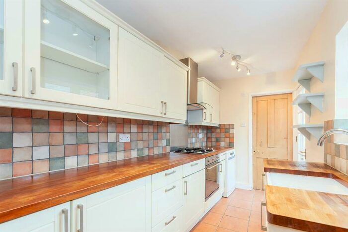 2 Bedroom House To Rent In Union Street, Woodstock, OX20