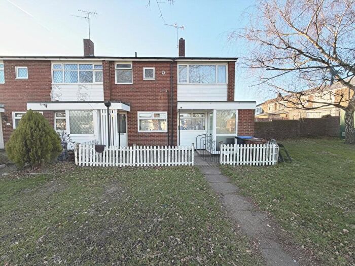 4 Bedroom House To Rent In Travellers Lane, Hatfield, AL10